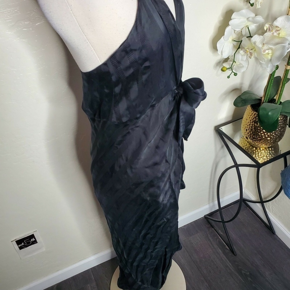 Significant Other Daphne V-Neck Cupro Midi Dress 4 in black - Picture 7 of 9